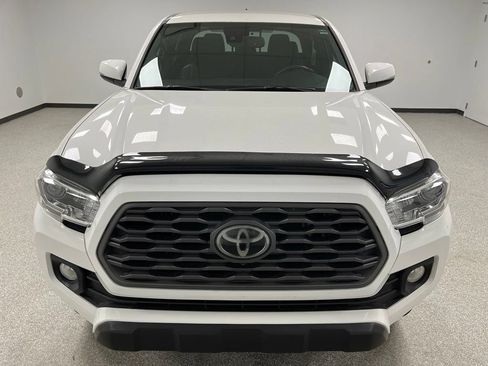 Used 2021 Toyota Tacoma TRD Off-Road w/ Technology Package AWD/4WD image 3