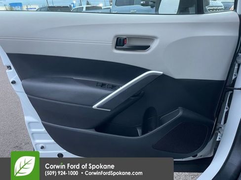 Used 2024 Toyota Corolla Cross L image 17