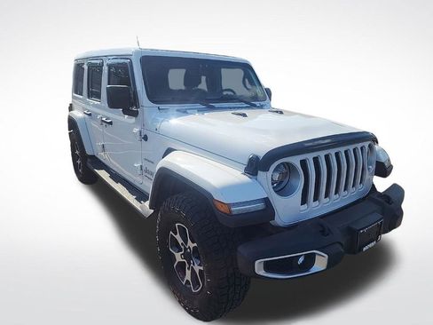 Used 2019 Jeep Wrangler Unlimited Sahara AWD/4WD image 15