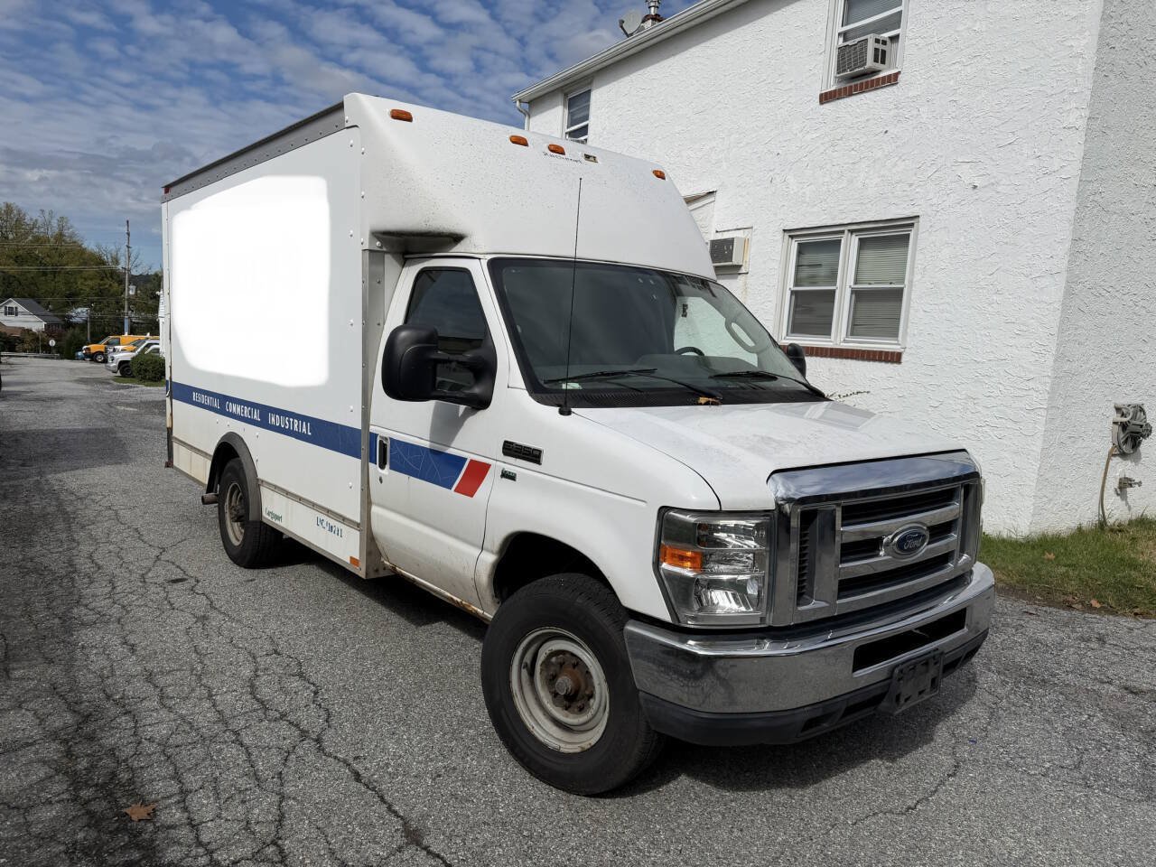 Used 2012 Ford E-350 and Econoline 350 Super Duty w/ PWR Locks & Windows Group RWD image 2