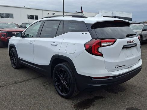 Certified 2022 GMC Terrain SLT w/ Infotainment Package II image 4