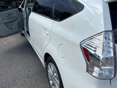 Used 2012 Toyota Prius V Three FWD image 4