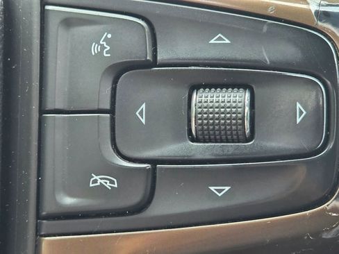 Used 2019 Chevrolet Silverado 1500 High Country image 23