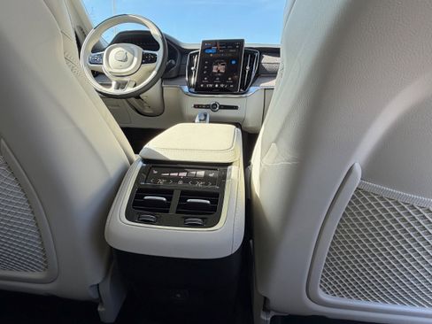 New 2026 Volvo XC90 B6 Ultra w/ Protection Package AWD/4WD image 12