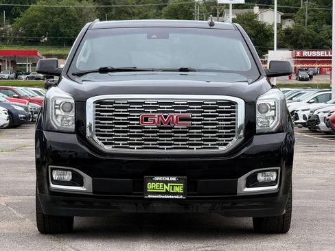 Used 2018 GMC Yukon Denali w/ Denali Ultimate Package AWD/4WD image 3