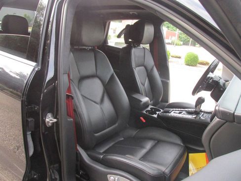 Used 2018 Porsche Macan Turbo image 58