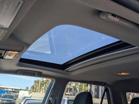 Used 2011 Toyota 4Runner SR5 w/ Convenience Pkg image 17