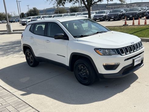 Used 2018 Jeep Compass Sport w/ Tech Group image 2