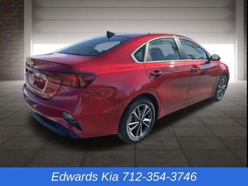Used 2024 Kia Forte LXS image 7