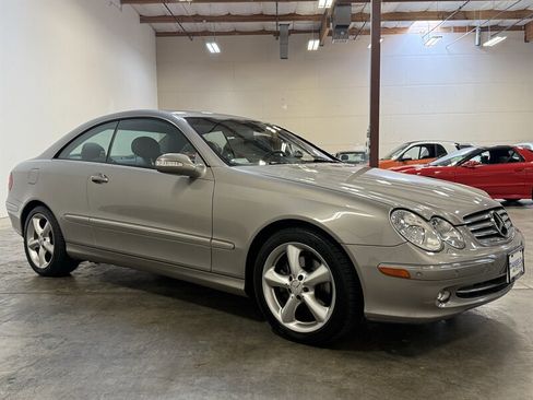Used 2004 Mercedes-Benz CLK 320 Coupe image 10