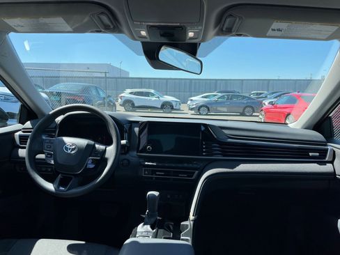 Used 2025 Toyota Camry LE image 32