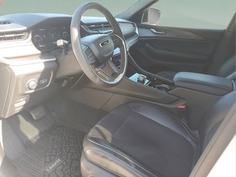 Certified 2023 Jeep Grand Cherokee Altitude AWD/4WD image 14
