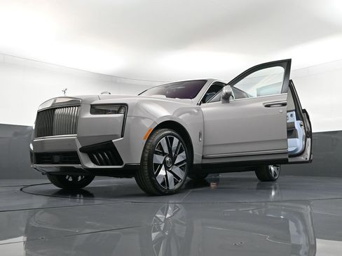 New 2026 Rolls-Royce Cullinan image 43