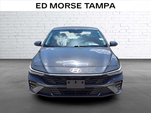 Used 2024 Hyundai Elantra SEL FWD image 6