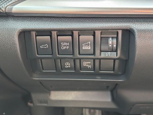 Used 2022 Subaru Forester Premium AWD/4WD image 26