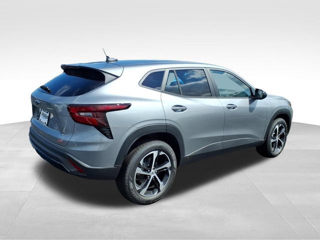 New 2026 Chevrolet Trax RS w/ Driver Confidence Package FWD image 3