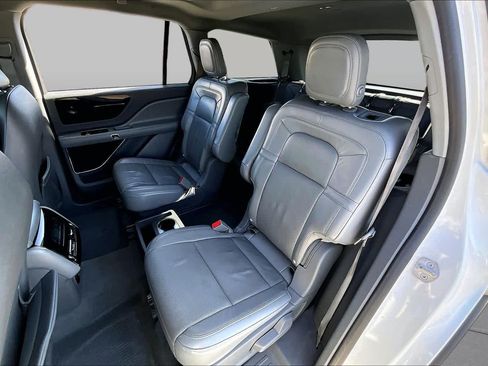 Used 2020 Lincoln Aviator Reserve w/ Equipment Group 201A RWD image 19