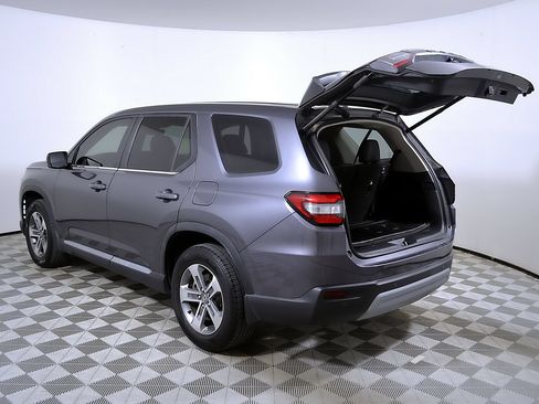 Used 2024 Honda Pilot EX-L image 10