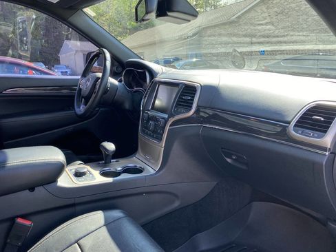 Used 2014 Jeep Grand Cherokee Overland w/ Advanced Technology Group image 17