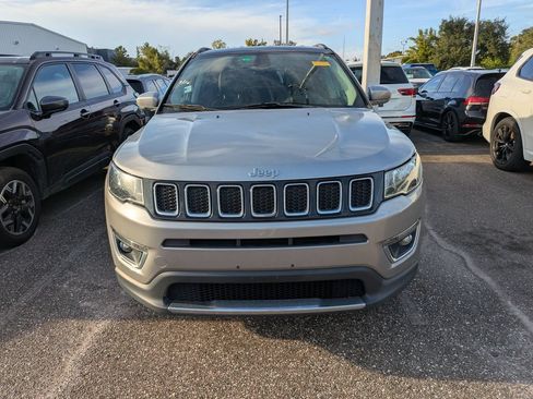 Used 2017 Jeep Compass Limited w/ Trailer Tow Group AWD/4WD image 2