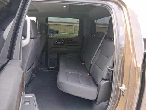 Used 2023 Chevrolet Silverado 1500 LT RWD image 17