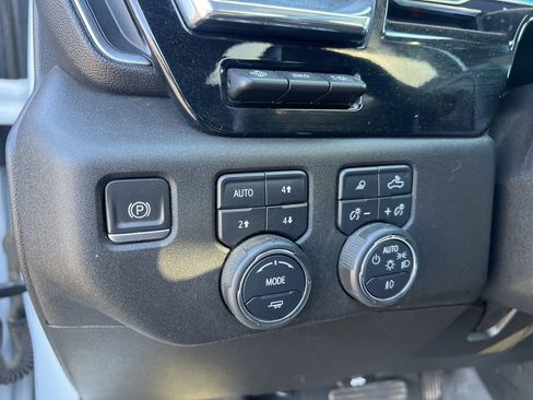 Used 2024 Chevrolet Silverado 3500 High Country w/ High Country Premium Package AWD/4WD image 16