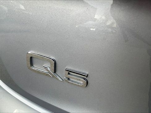 Used 2023 Audi Q5 2.0T Premium w/ Convenience Package image 24