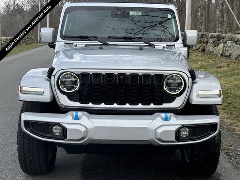 Used 2024 Jeep Wrangler High Altitude AWD/4WD image 3