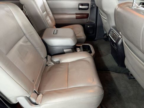 Used 2015 Toyota Sequoia Platinum image 29