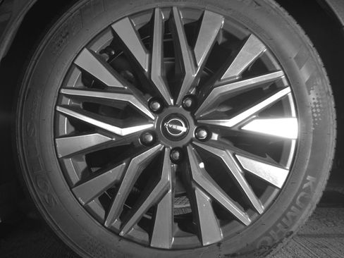 Used 2025 Nissan Altima 2.5 SV FWD image 14