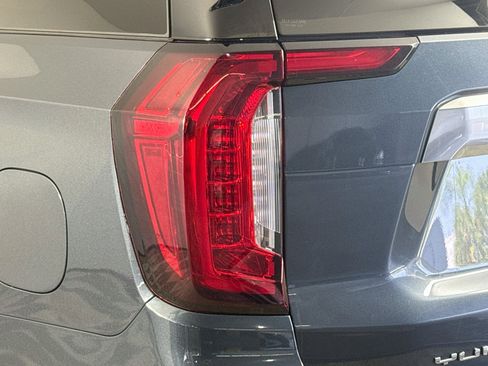 Used 2021 GMC Yukon Denali w/ Denali Premium Package AWD/4WD image 36