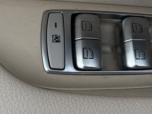 Used 2018 Mercedes-Benz E 300 image 39