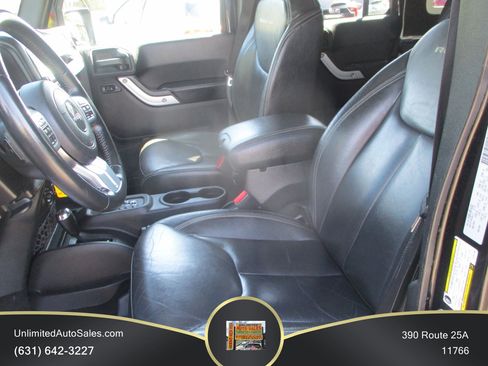Used 2015 Jeep Wrangler Unlimited Rubicon AWD/4WD image 5