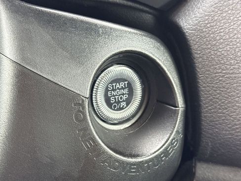 Used 2023 Jeep Renegade Latitude image 26