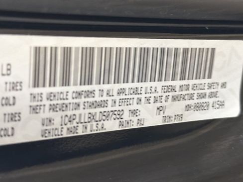 Used 2020 Jeep Cherokee Latitude Plus FWD image 27