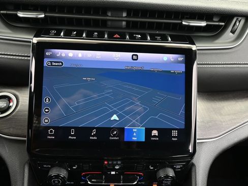 Used 2021 Jeep Grand Cherokee L Limited image 20