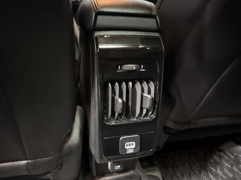 Used 2022 Jeep Compass Latitude w/ Sun and Sound Group AWD/4WD image 27