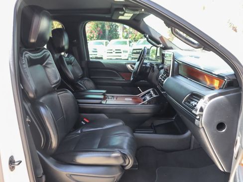 Used 2020 Lincoln Navigator Reserve w/ Equipment Group 208A Reserve AWD/4WD image 49