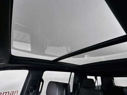 Used 2021 GMC Yukon XL Denali w/ Denali Premium Package AWD/4WD image 22