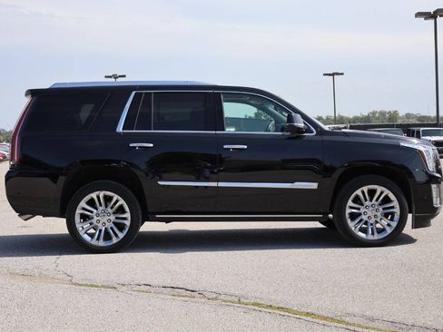 Used 2019 Cadillac Escalade Premium Luxury w/ LPO, Radiant Package AWD/4WD image 7