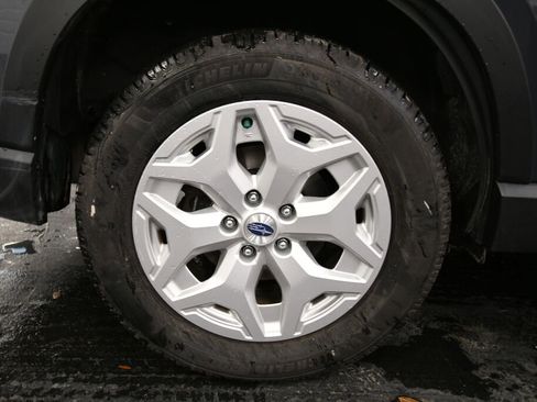 Used 2022 Subaru Forester Base image 29