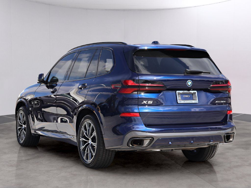 Used 2025 BMW X5 xDrive50e w/ M Sport Package AWD/4WD image 5