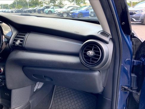Used 2018 MINI Cooper 4-Door Hardtop image 15