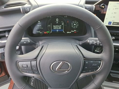 Used 2025 Lexus UX 300h AWD image 20