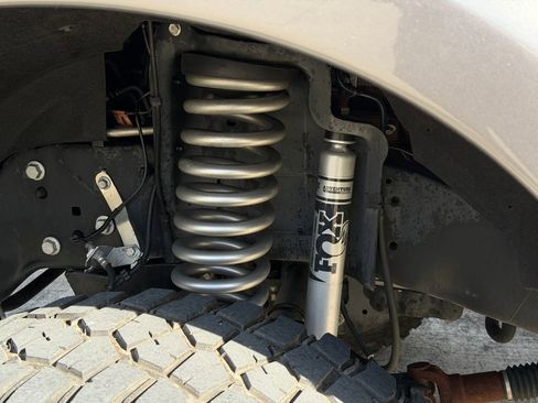 Used 2022 Ford F250 Lariat w/ Black Appearance Package image 13