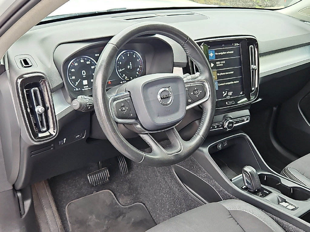 Used 2020 Volvo XC40 T5 Momentum AWD/4WD image 25