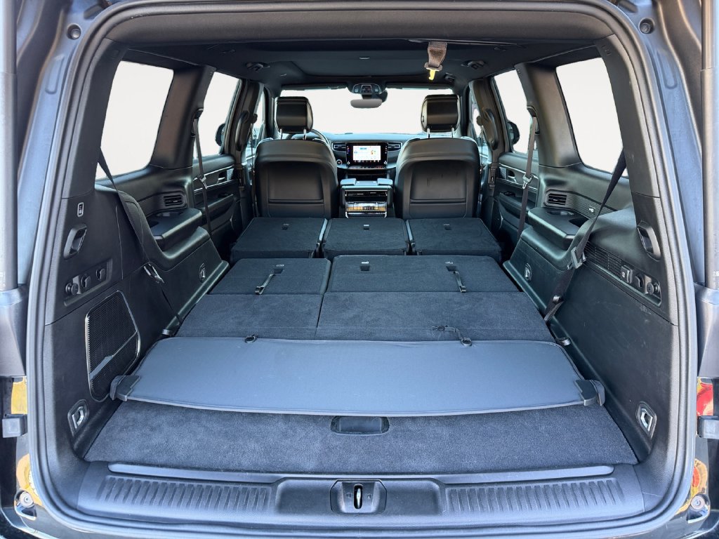 Used 2023 Jeep Wagoneer Series II AWD/4WD image 23