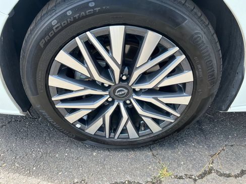 Used 2025 Nissan Altima 2.5 SV FWD image 25