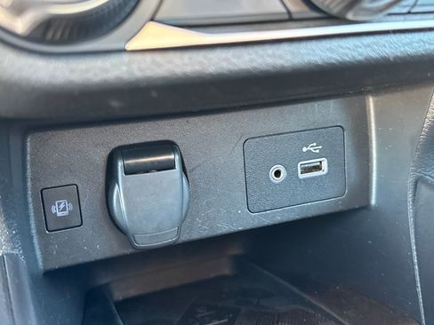 Used 2023 Nissan Versa SV image 28