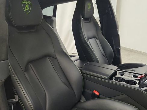 Used 2020 Lamborghini Urus AWD/4WD image 52